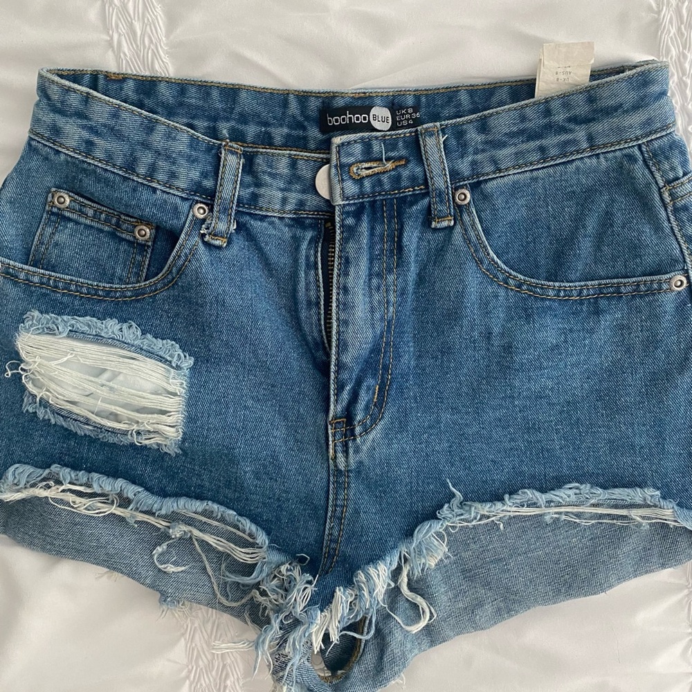 BOOHOO blue denim shorts (size 4)